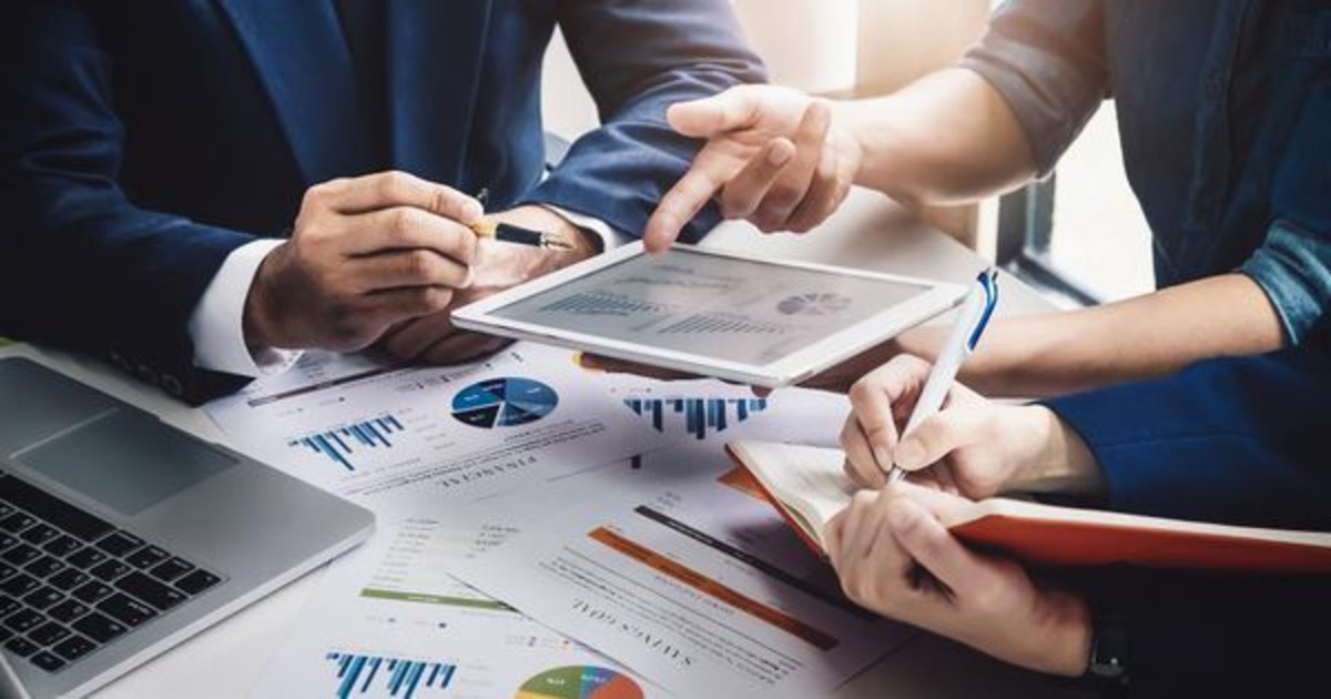 الخدمات الإدارية والتسويقية 